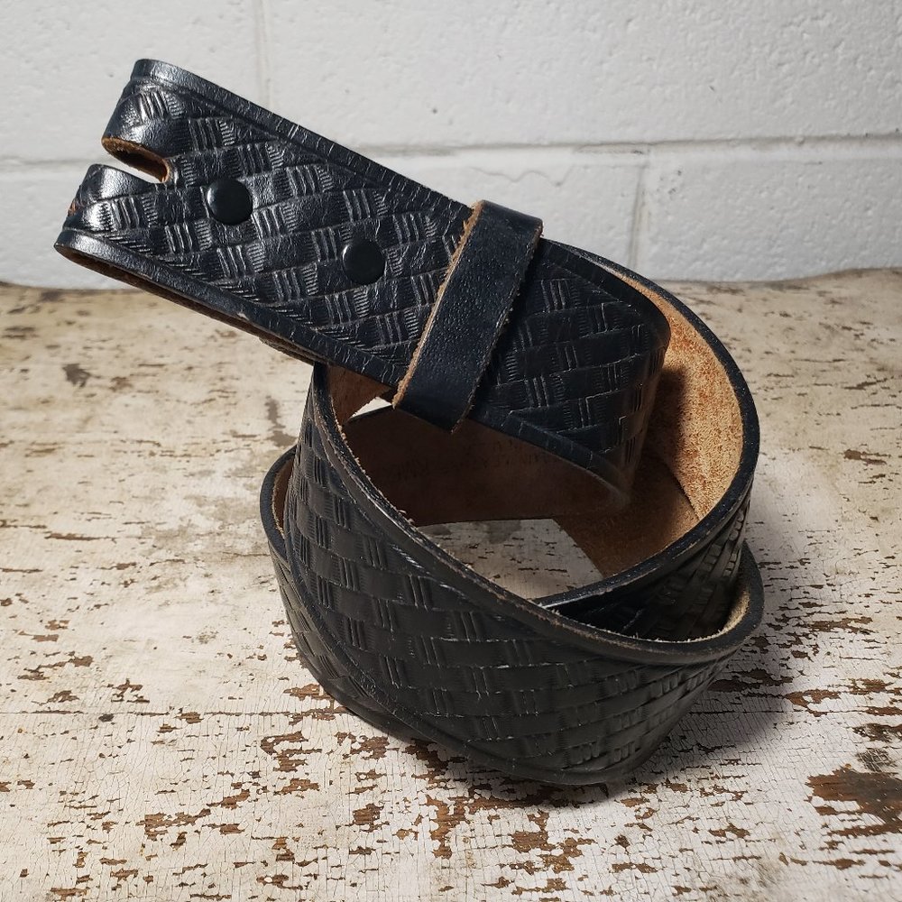 Men’s 34 ~ Genuine Leather Belt ~ Black with Faux Woven Pattern ~ No Buckle